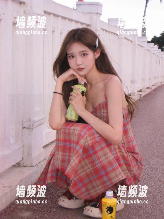 安卓用户沉浸在17c吃瓜的欢乐海洋！哈哈，快来划水！