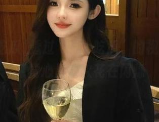 透过“17c吃瓜”的视频，我感觉心里的火花在闪烁