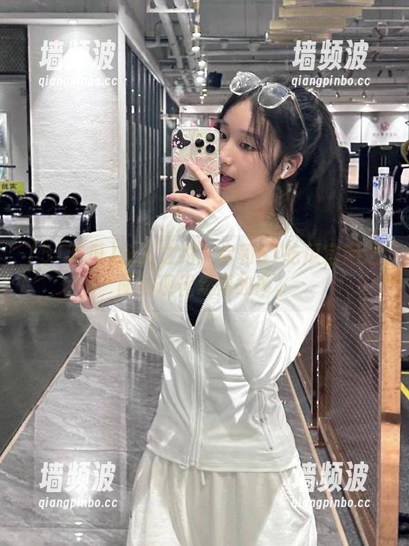 51吃瓜 永久之约:你和51吃瓜官网之间的现代爱情故事。