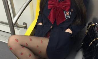 我的ios点击率全在51吃瓜网网址上，不知不觉就成了“吃瓜”狂魔…