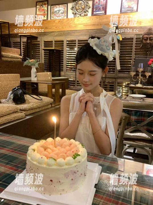 51黑料网 51黑料网新更新,就像那种让人恍惚的梦,醒了才晓得是真实。