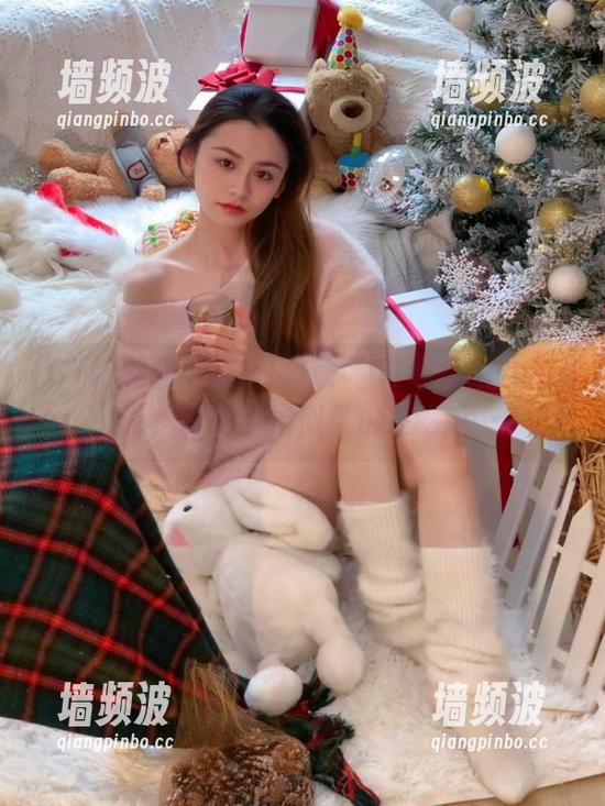 疯狂滑动“61吃瓜群众”app，你的手指似乎也在吃瓜…