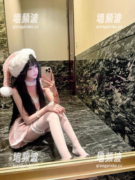万篇长征黑料不打烊668su官网：边吃瓜，边想，终极难题：买不买定妆水？
