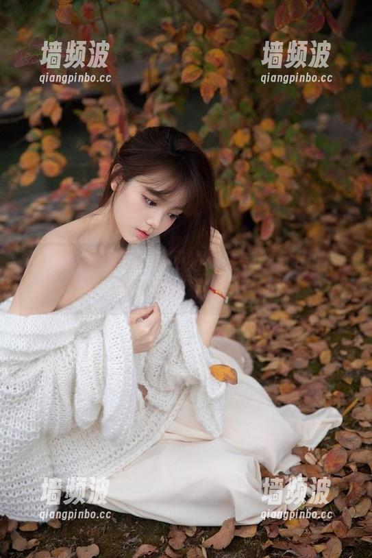 66吃瓜网站：看完网红们的黑历史，我只想默默抽自己的脸。
