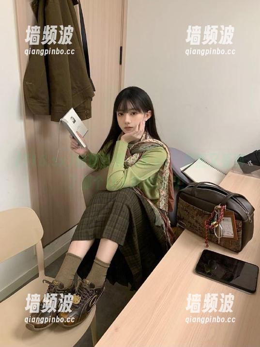 718.sx 随便登录718.sx,居然又看到了那个让人尴尬的瓜!