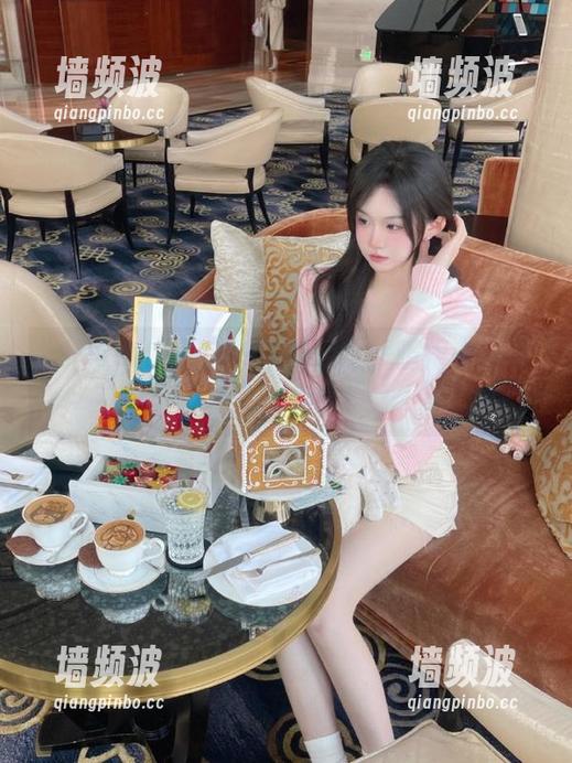贴近998su网址，喧闹中隐藏着的小趣味！