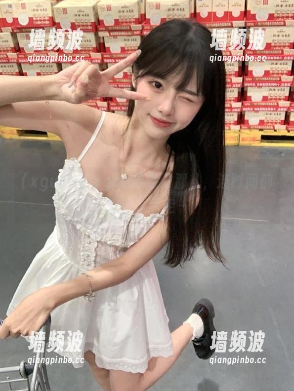 在xgua传送门那儿，连时间都想偷偷溜走～