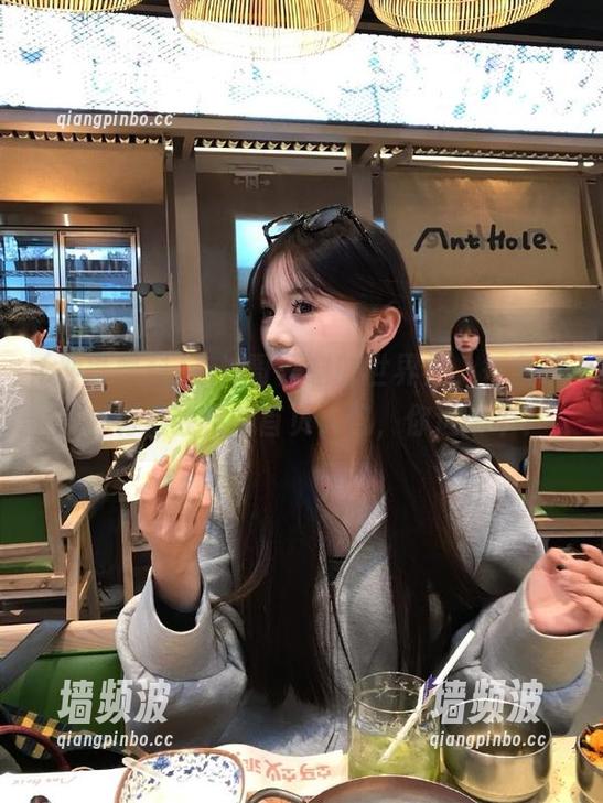 在冲哥黑料的世界里，每条线路都有她独特的首页入口，你选哪个？