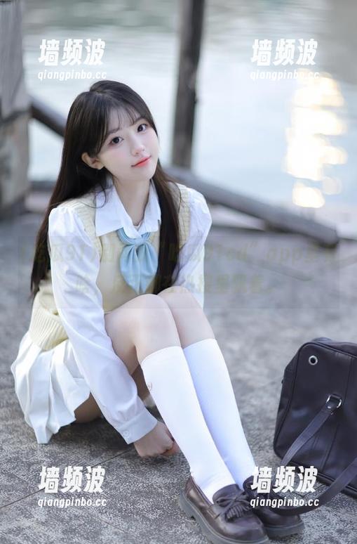 别问我“吃瓜91cd”app里有啥，反正都在热搜里飘着。