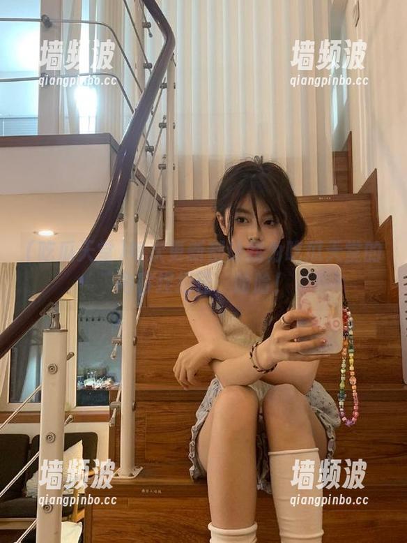 每次更新都让我为吃瓜天堂的内容捏把汗，哈哈！