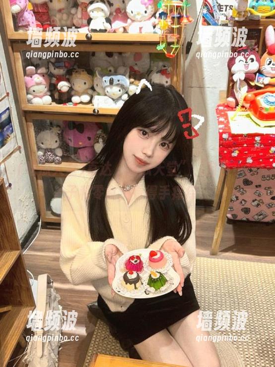 吃瓜天堂 直达“吃瓜天堂”,自带小椅子和零食,看得手痒痒。