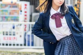 吃瓜网视频：当你看着别人吃瓜，心里却在默默想“我能不能也试试”？