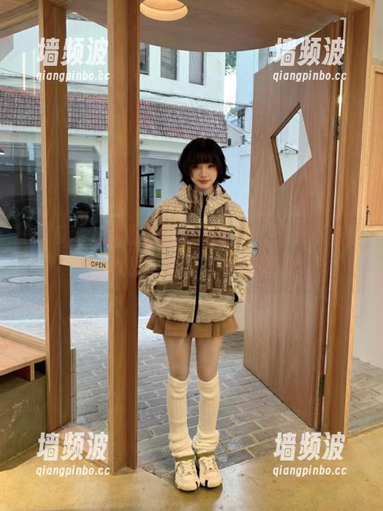 吃瓜网 51我爱吃瓜网更新,目光不自觉就被吸引了,好绝望