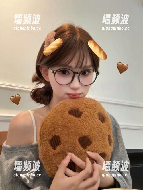 吃瓜网 吃瓜网直达,今晚的节目是让你边吃边看的爆料,欢迎在线观看!