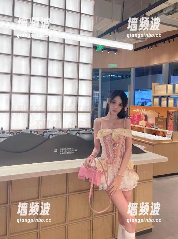 吃瓜新态度，马上下载黑料不打烊，出来混总是要还的！
