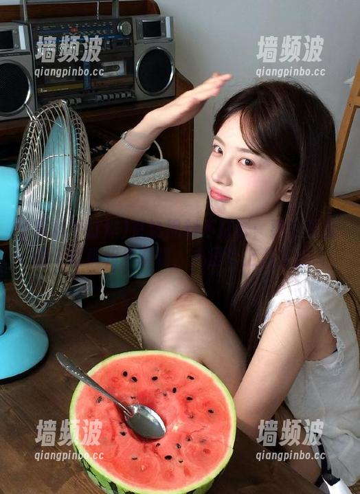 黑料不打烊 直达黑料不打烊:要不要我捏个草稿和你聊聊,心里七上八下的。