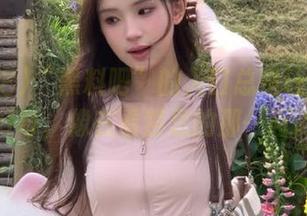 “黑料吧”的入口总是让我有种好奇，像在看禁忌的那一面。