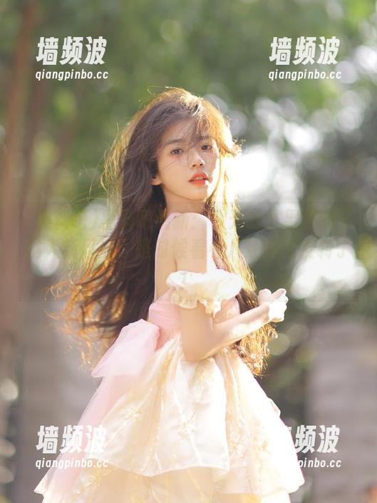 黑料吧 黑料吧最新:今天的俊男靓女又陷入新风波,是时候看看八卦如何反转了!