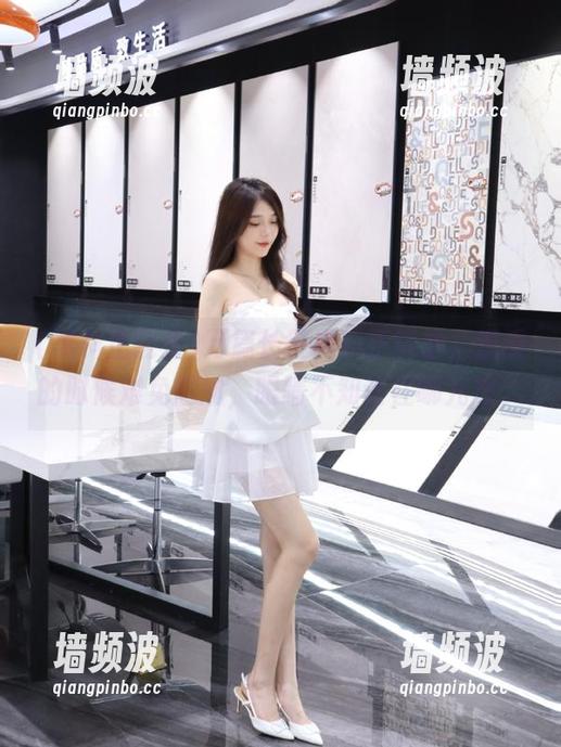 万篇长征黑料正能量，观看的时候难免尴尬，眼睛不知该往哪儿放。