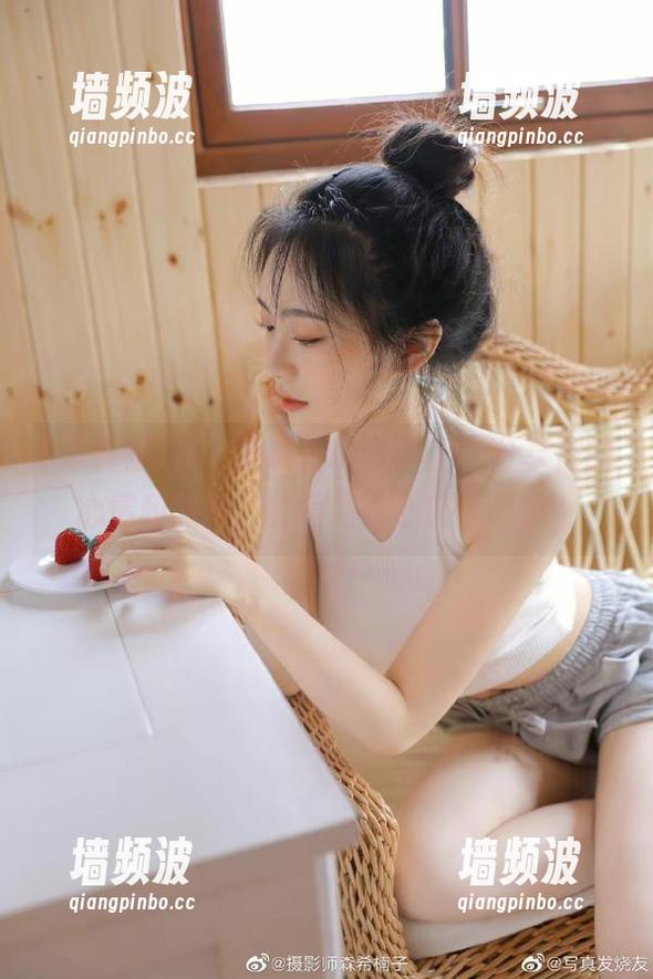 在“黑料社app”上，分享你的心情和黑料，究竟是开心还是心塞？