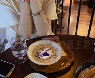 每天都是“怎样在黑料网站APP上优雅吃瓜”的新主题！