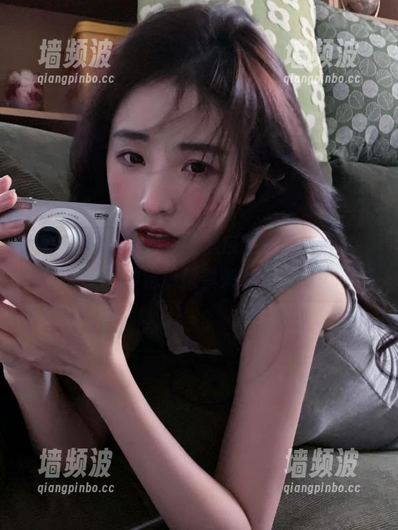 指尖滑过黑瓜吃料的传送门，神秘瓜风暴来袭！